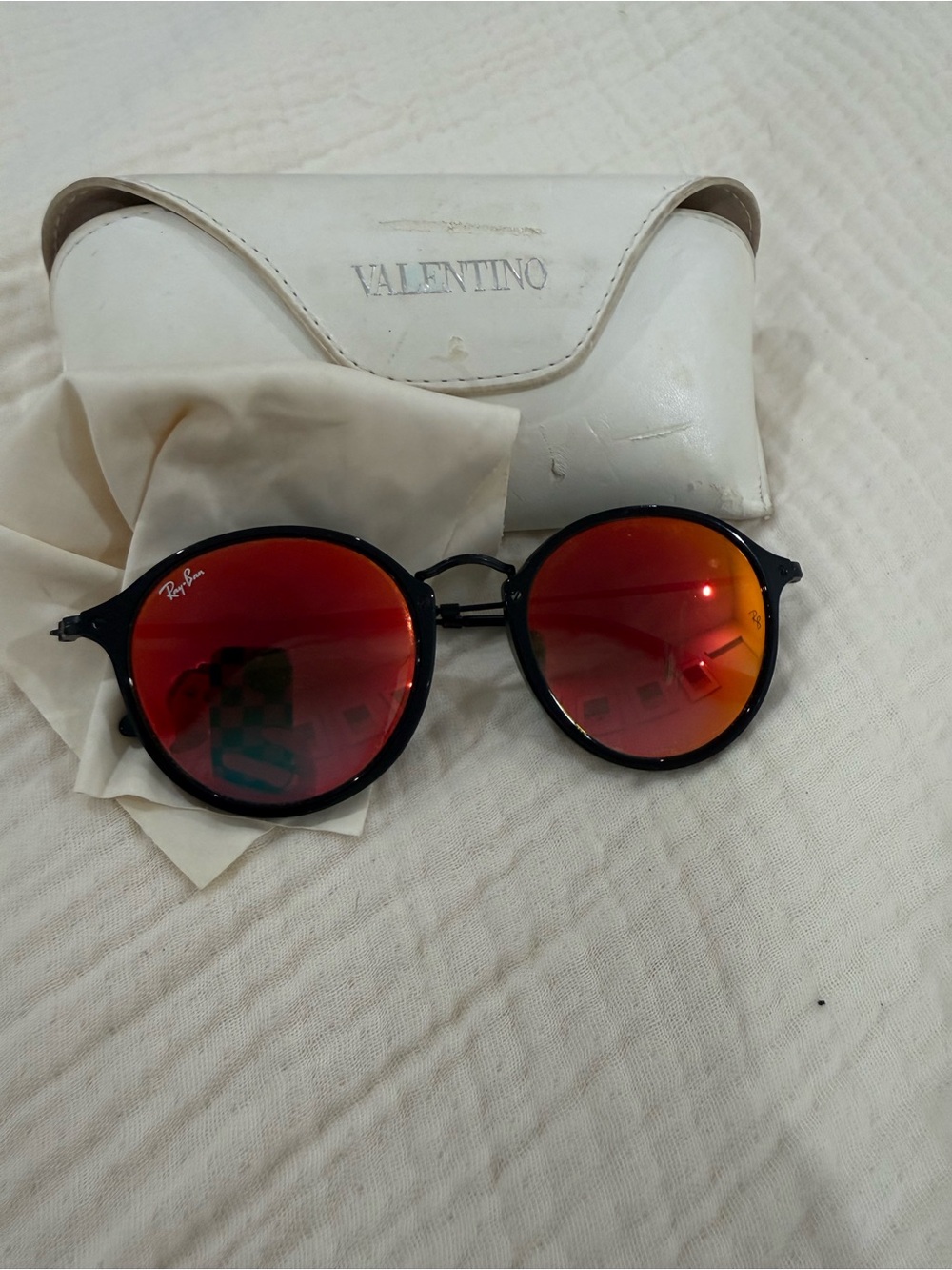Ray-Ban Round Sunglasses with Red-Orange Mirrored Lenses and Black Frame